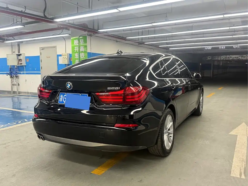 BMW 5 Series GT — миниатюра 6