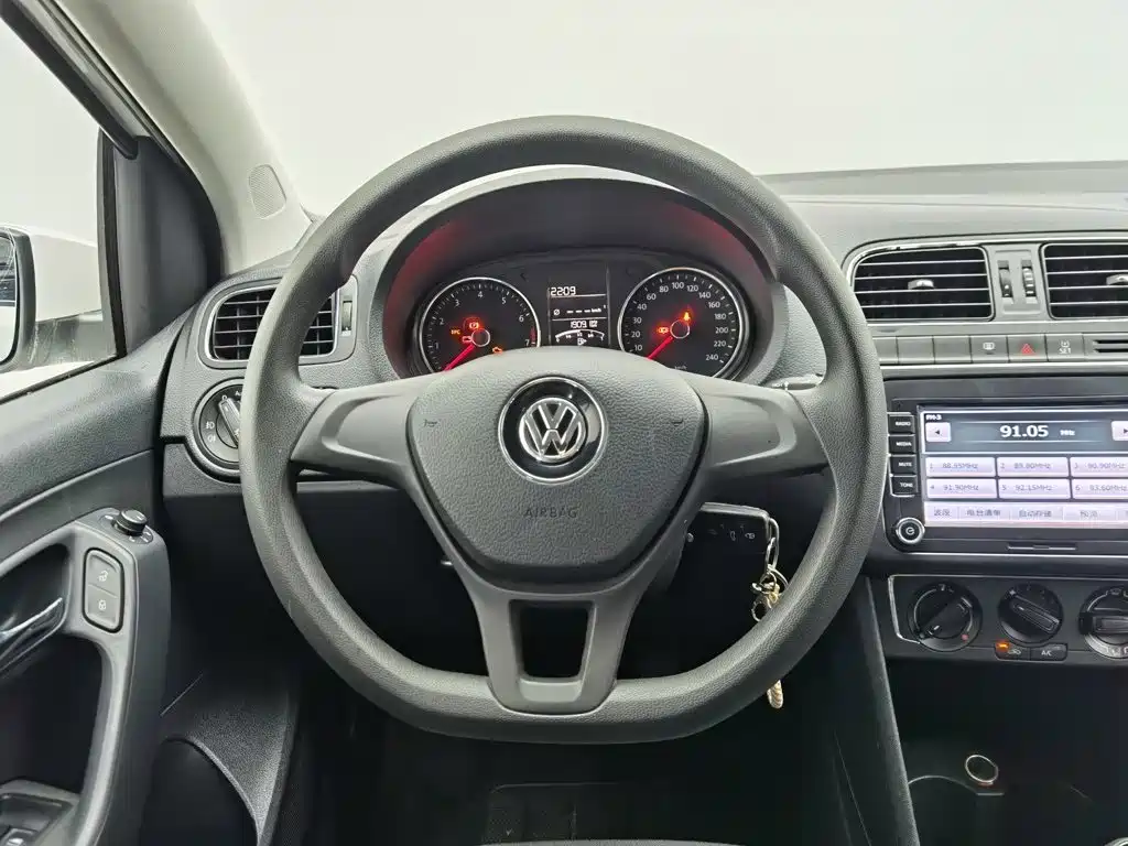 Volkswagen Polo — миниатюра 11