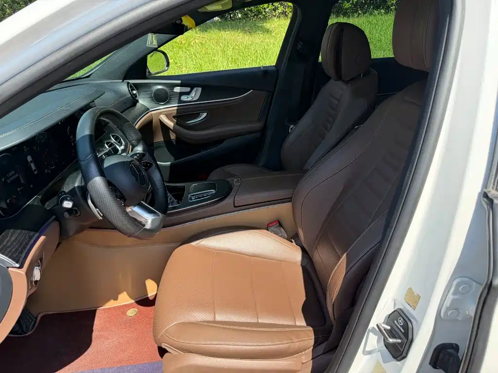 Mercedes-Benz E-Class — миниатюра 8