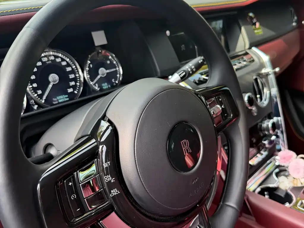 Rolls-Royce Cullinan — миниатюра 9