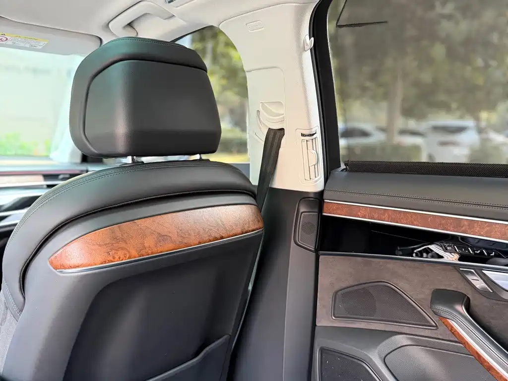 Audi A8 — миниатюра 8