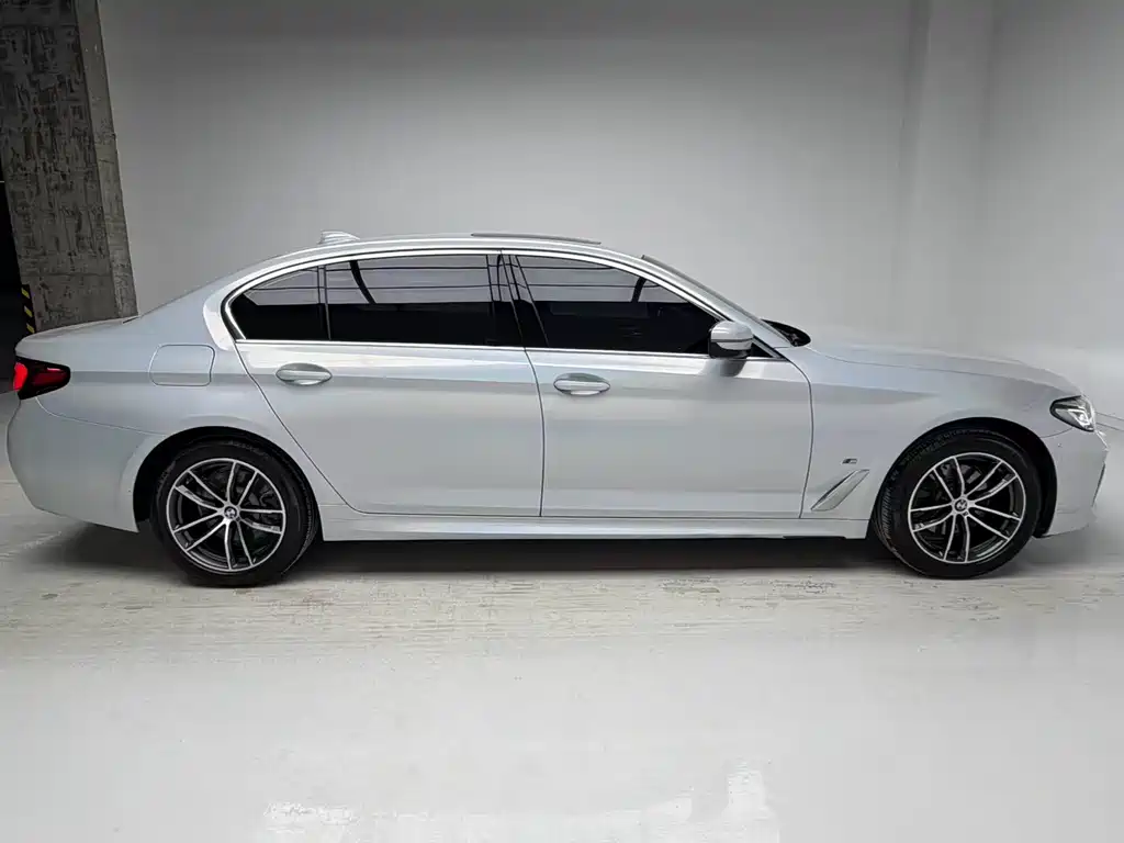 BMW 5 Series 5 2022 525Li M Sport