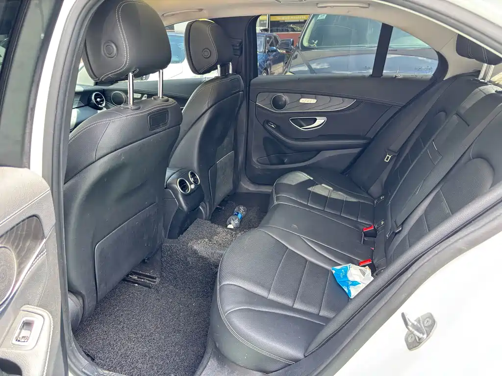 Mercedes-Benz C-Class — миниатюра 6