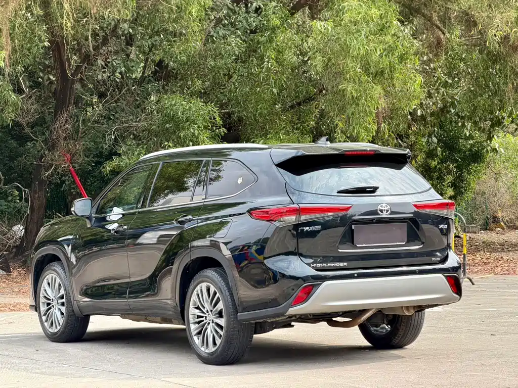 TOYOTA HIGHLANDER