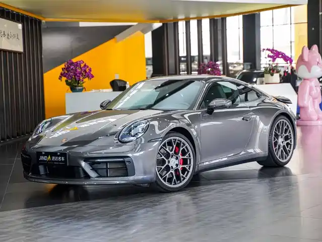 PORSCHE 911 2022