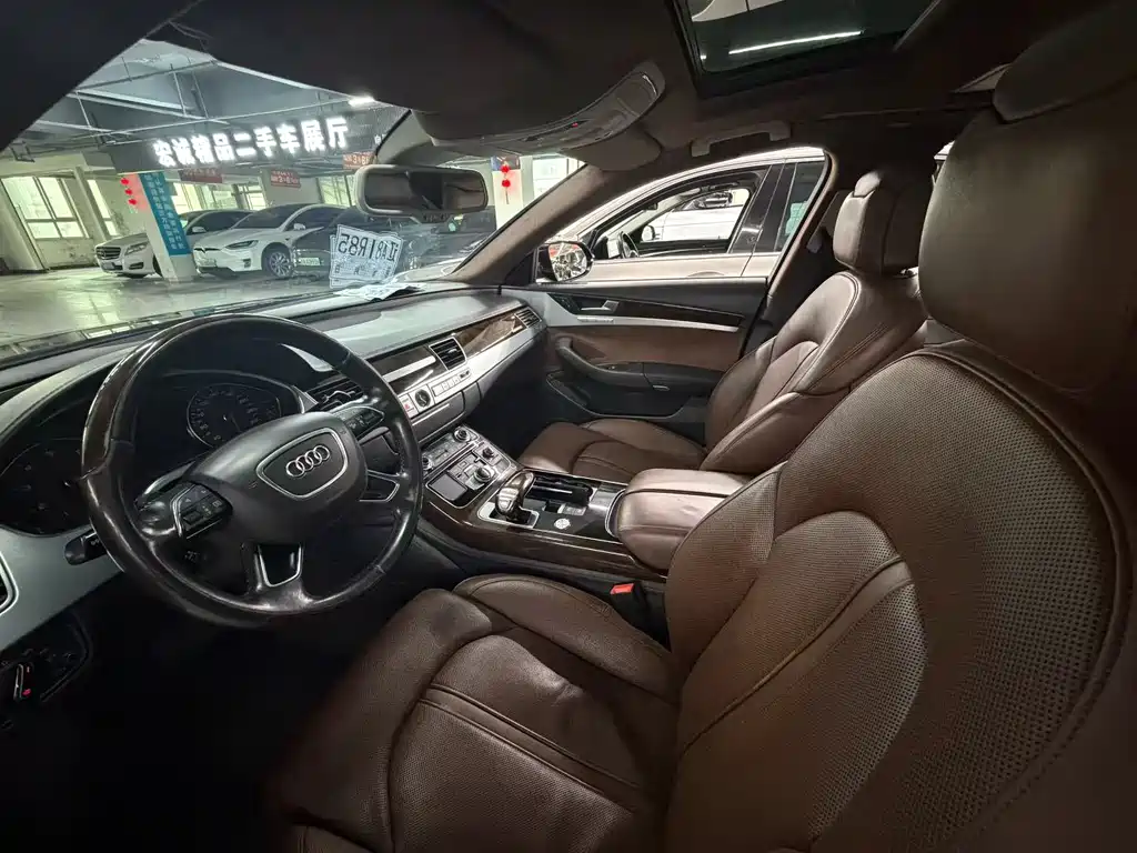 Audi A8 — миниатюра 5