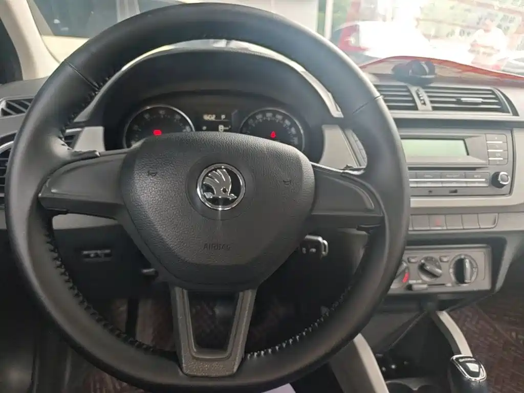 Skoda Fabia — миниатюра 11