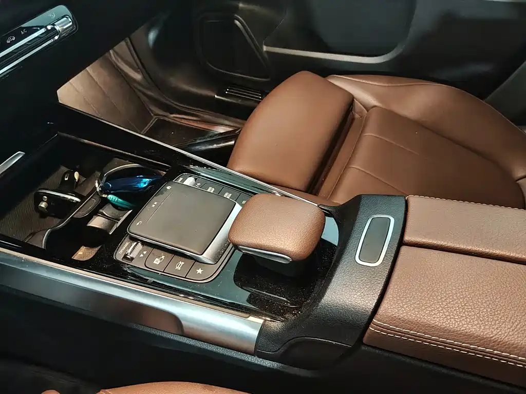 Mercedes-Benz GLB — миниатюра 14