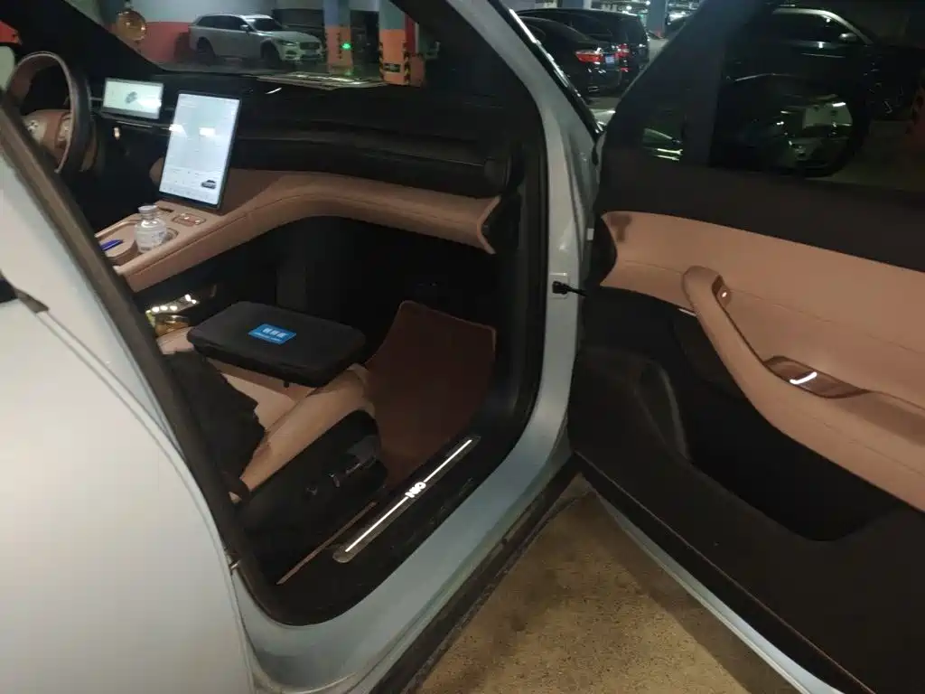 NIO ES6 — миниатюра 18