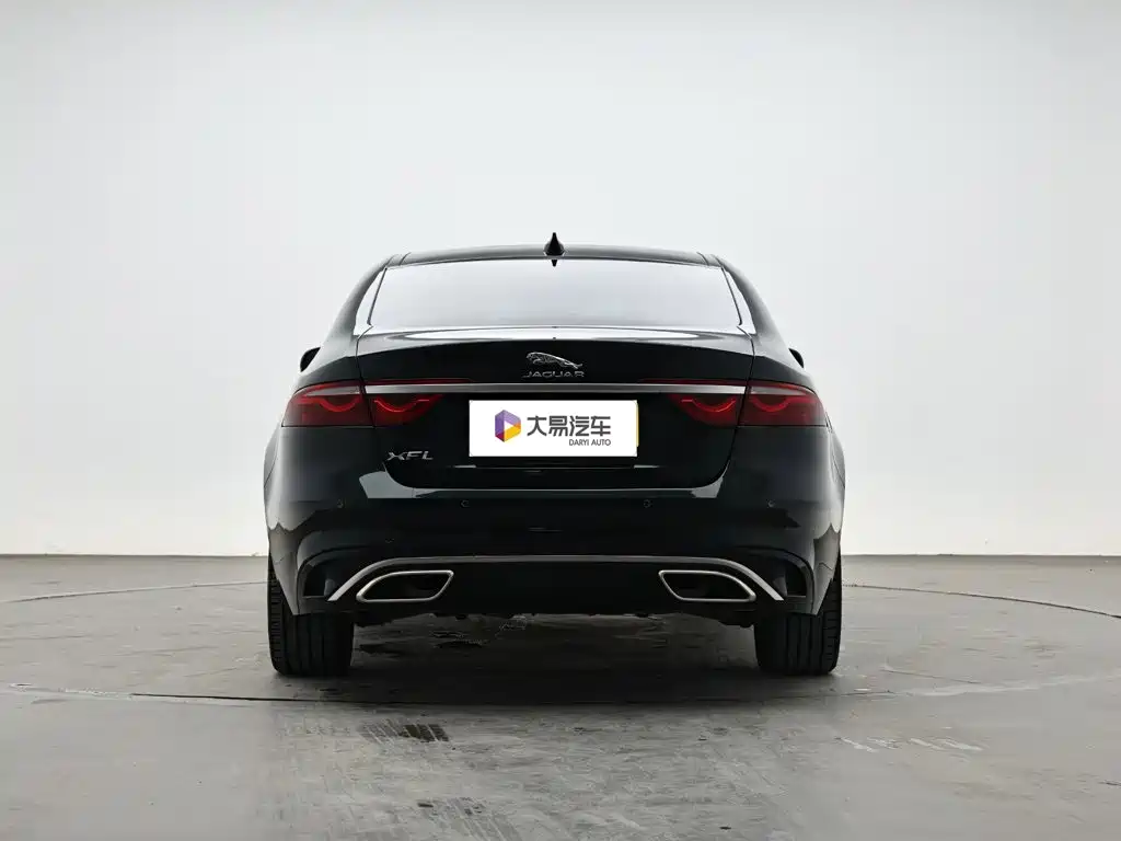 Jaguar XFL — миниатюра 4