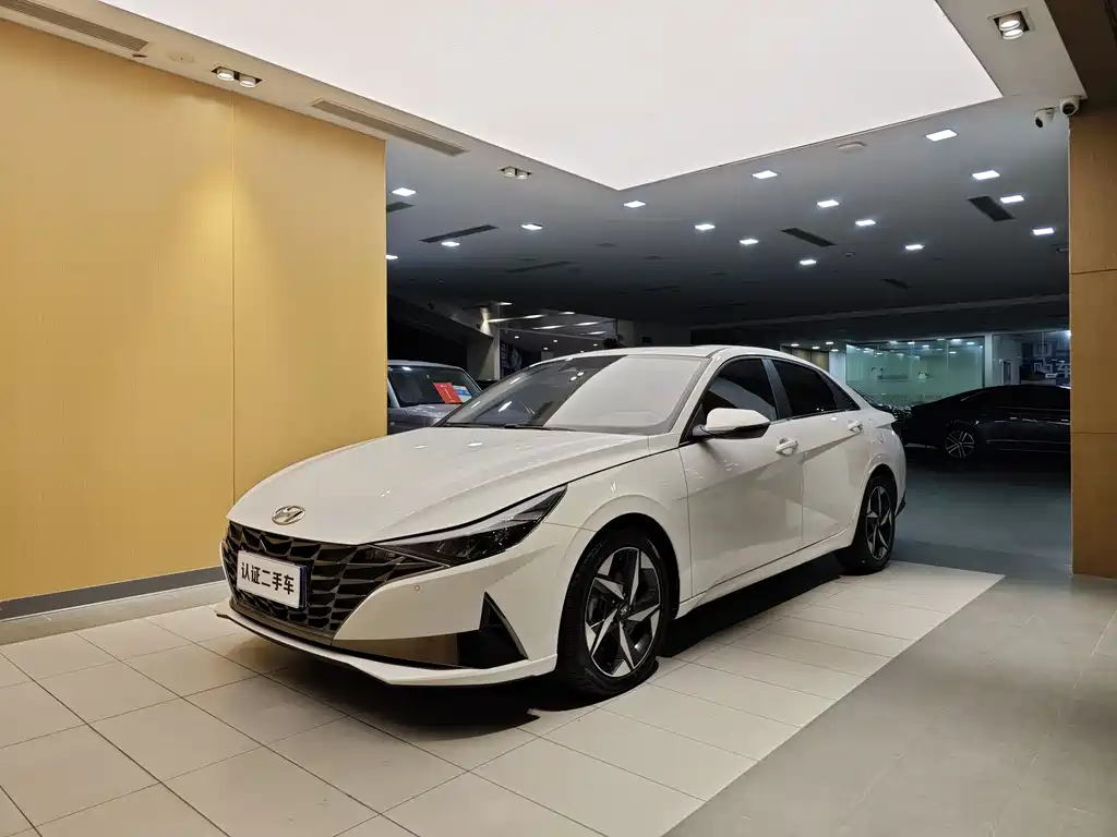 Hyundai Elantra 2023