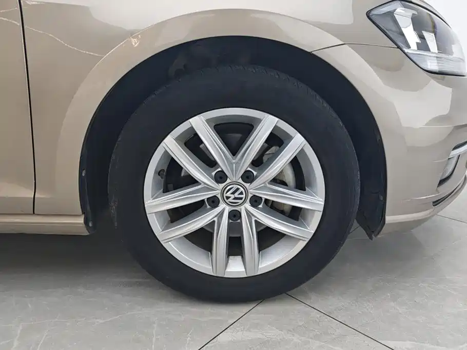 Volkswagen Golf — миниатюра 6