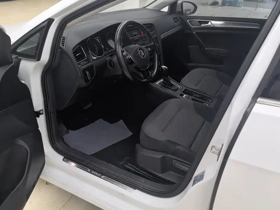 Volkswagen Golf — миниатюра 9