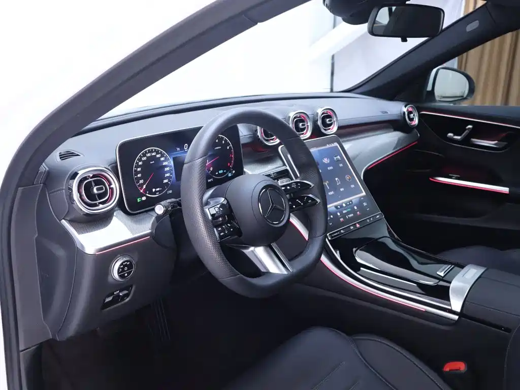 Mercedes-Benz C-Class — миниатюра 11