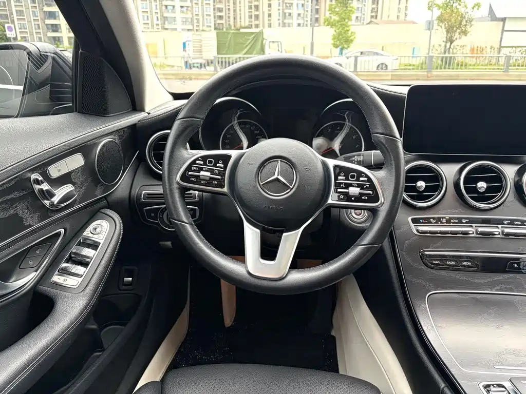 Mercedes-Benz C-Class — миниатюра 8