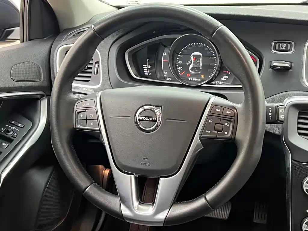 Volvo V40 — миниатюра 17