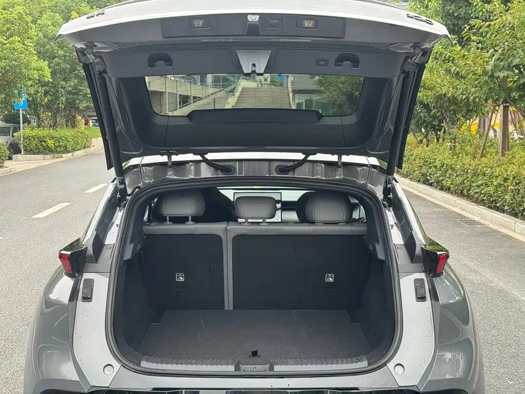 Lynk & Co Z20 — миниатюра 17