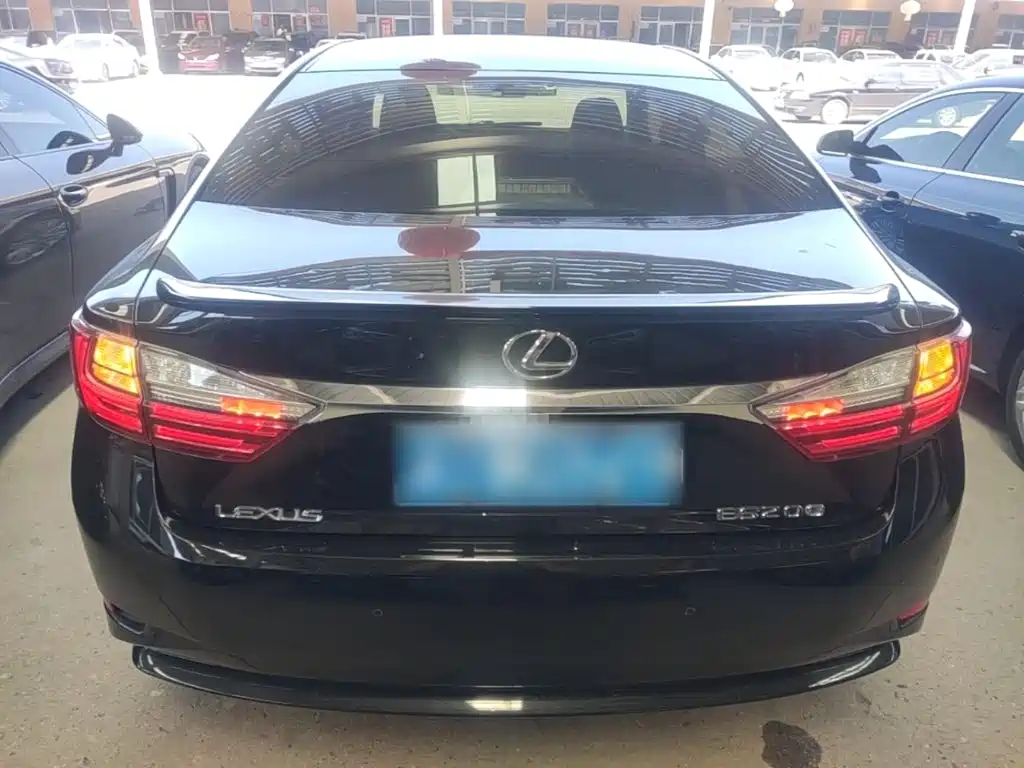 Lexus ES — миниатюра 6