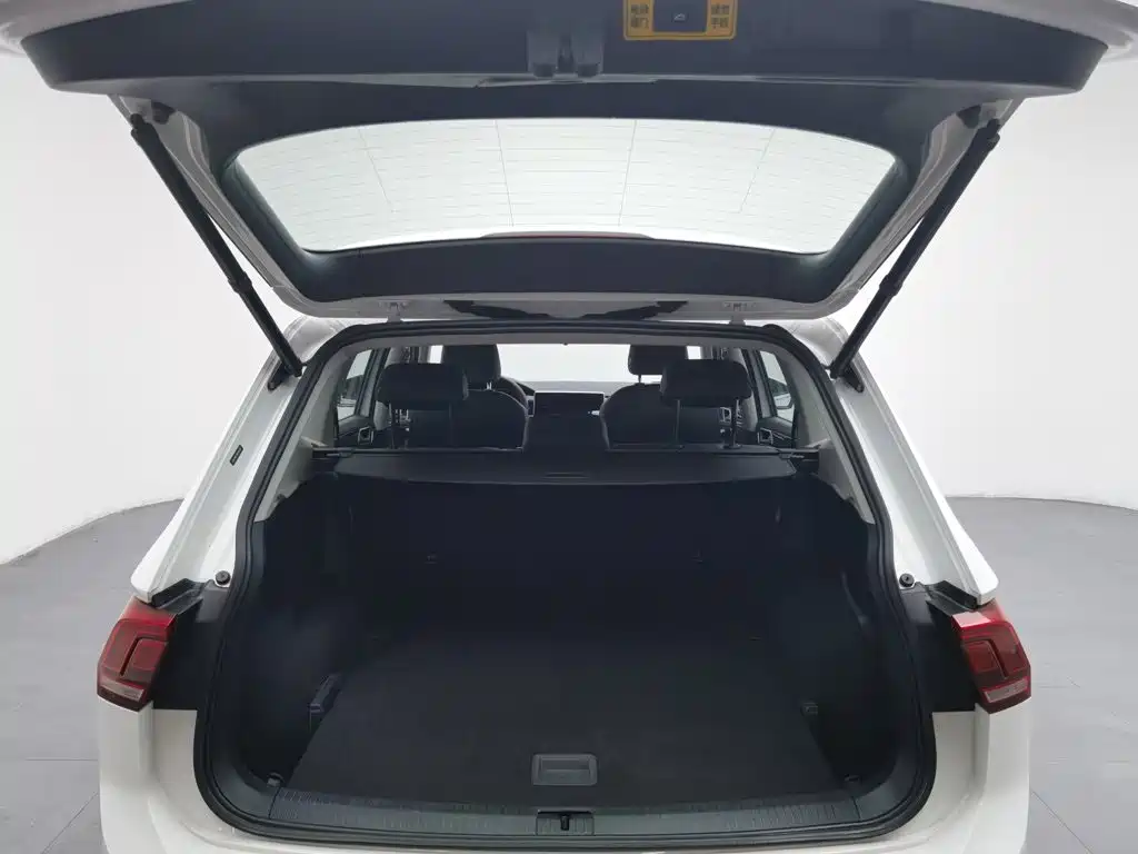 Volkswagen Tiguan L — миниатюра 16