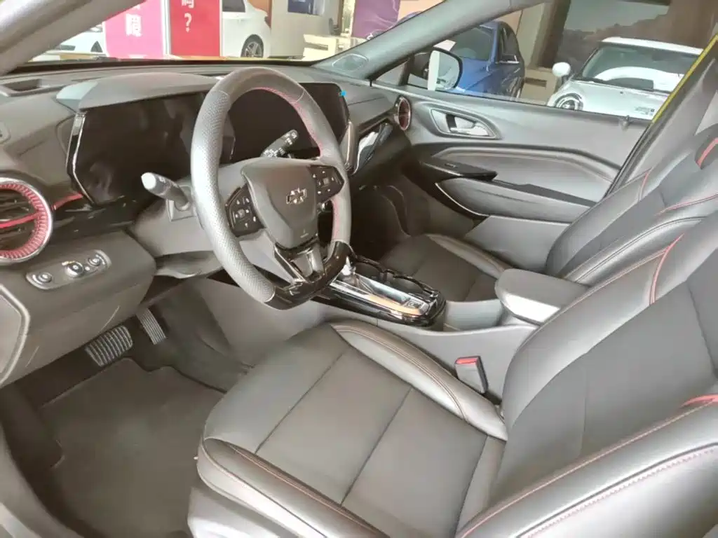 Chevrolet Seeker — миниатюра 4