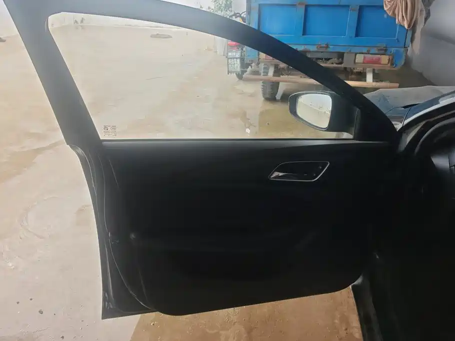 Roewe i5 — миниатюра 7