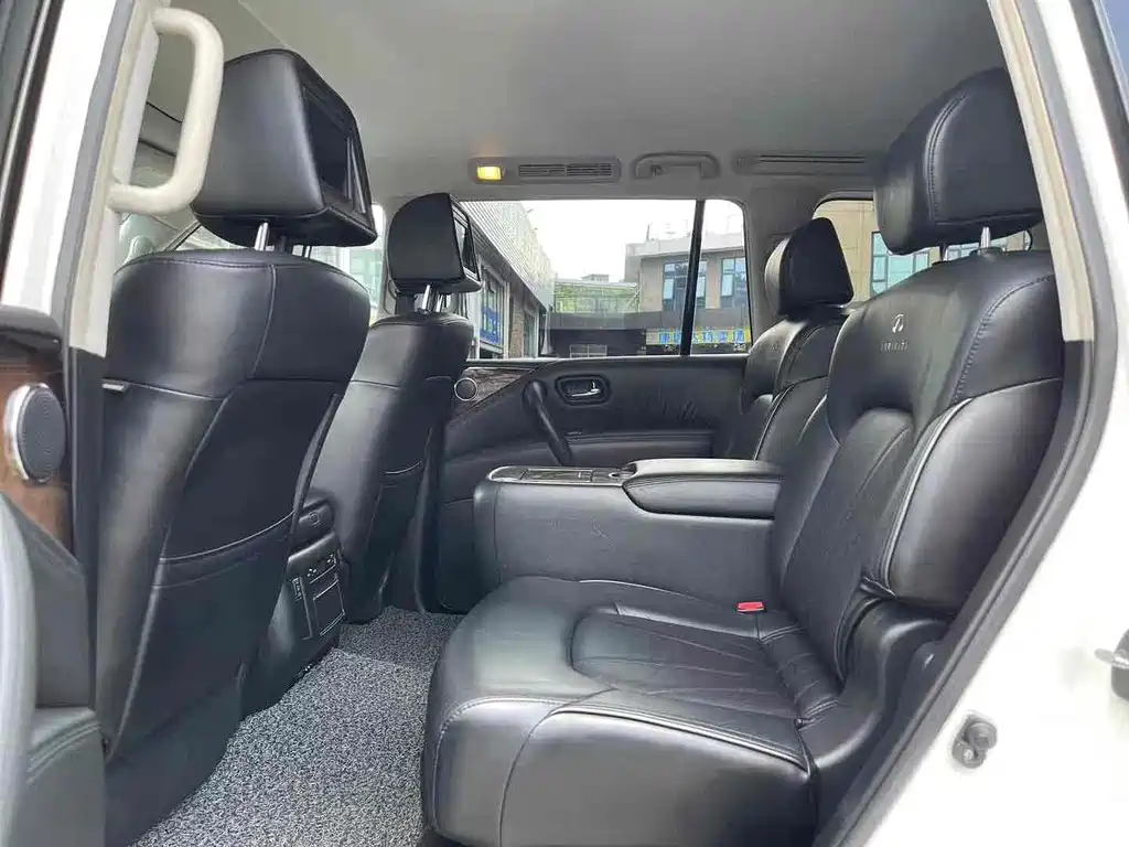 Infiniti QX80 2013 5.6L 4WD