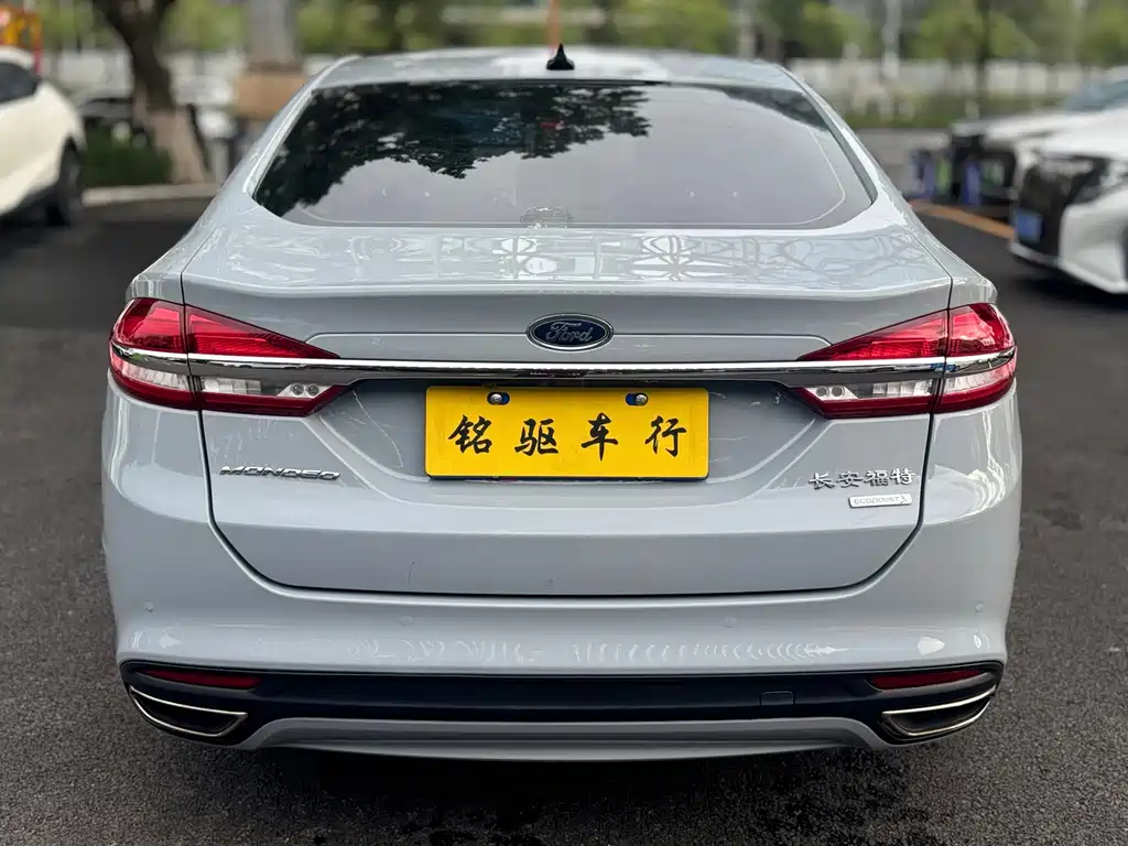 Ford Mondeo — миниатюра 6