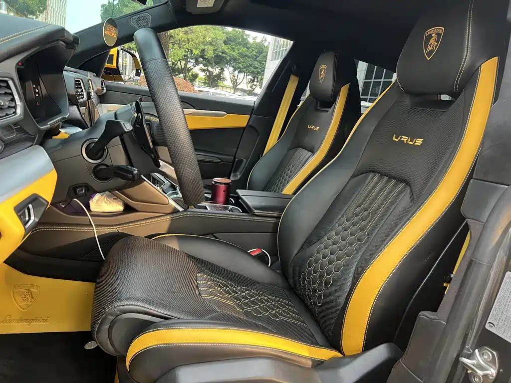Lamborghini Urus — миниатюра 19