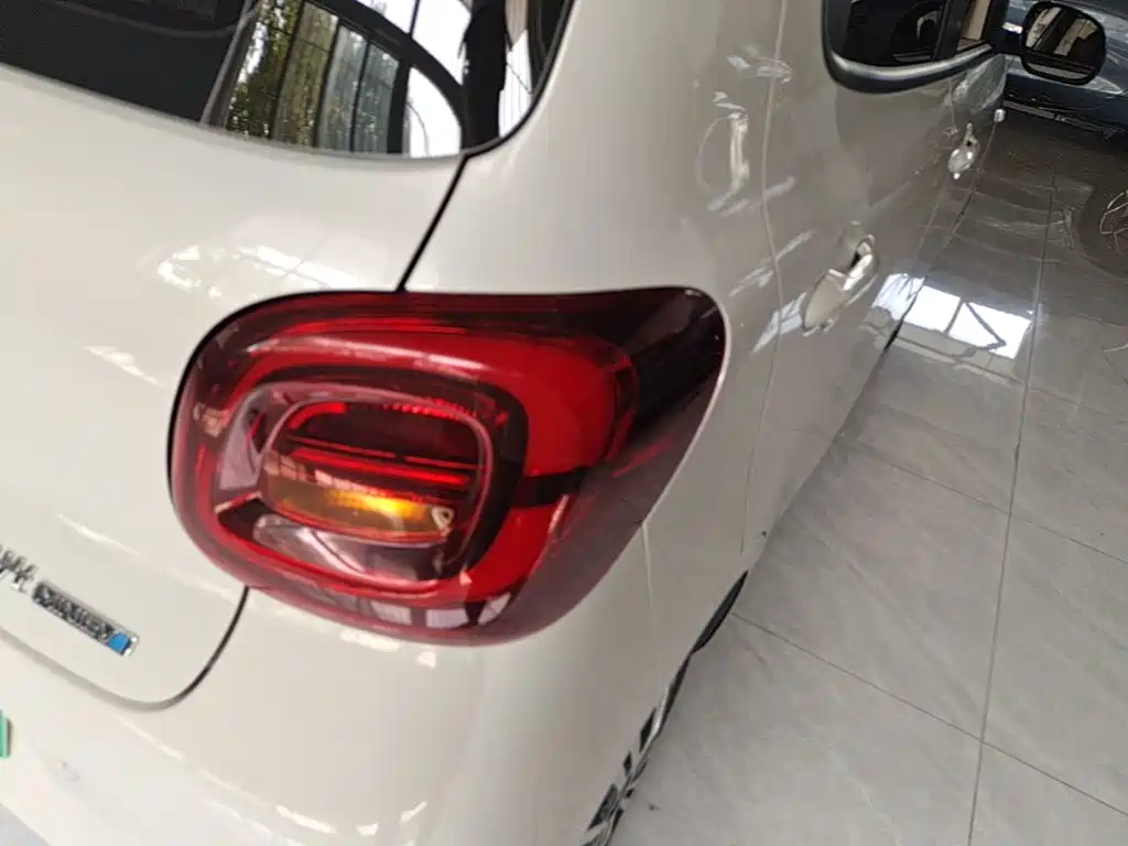 Wuling MINIEV — миниатюра 8