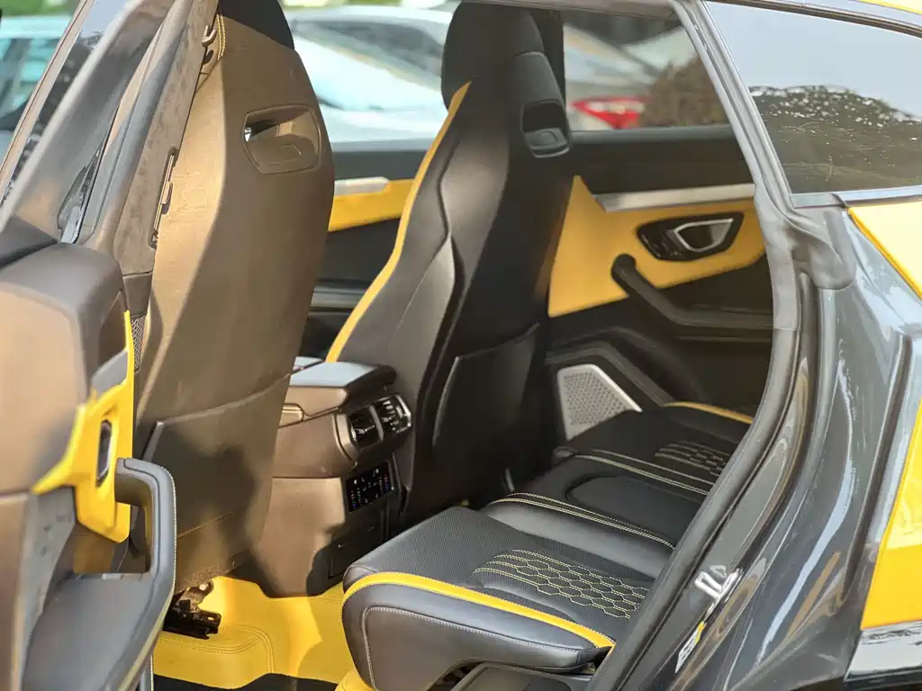 Lamborghini Urus — миниатюра 13