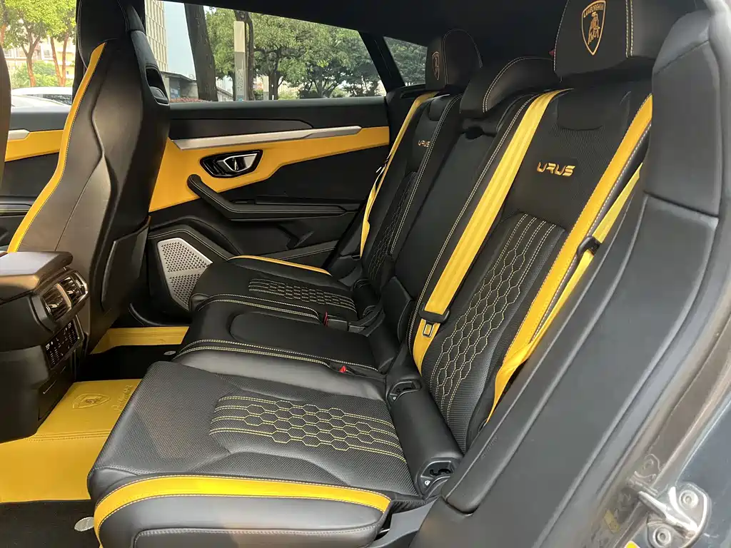 Lamborghini Urus — миниатюра 21