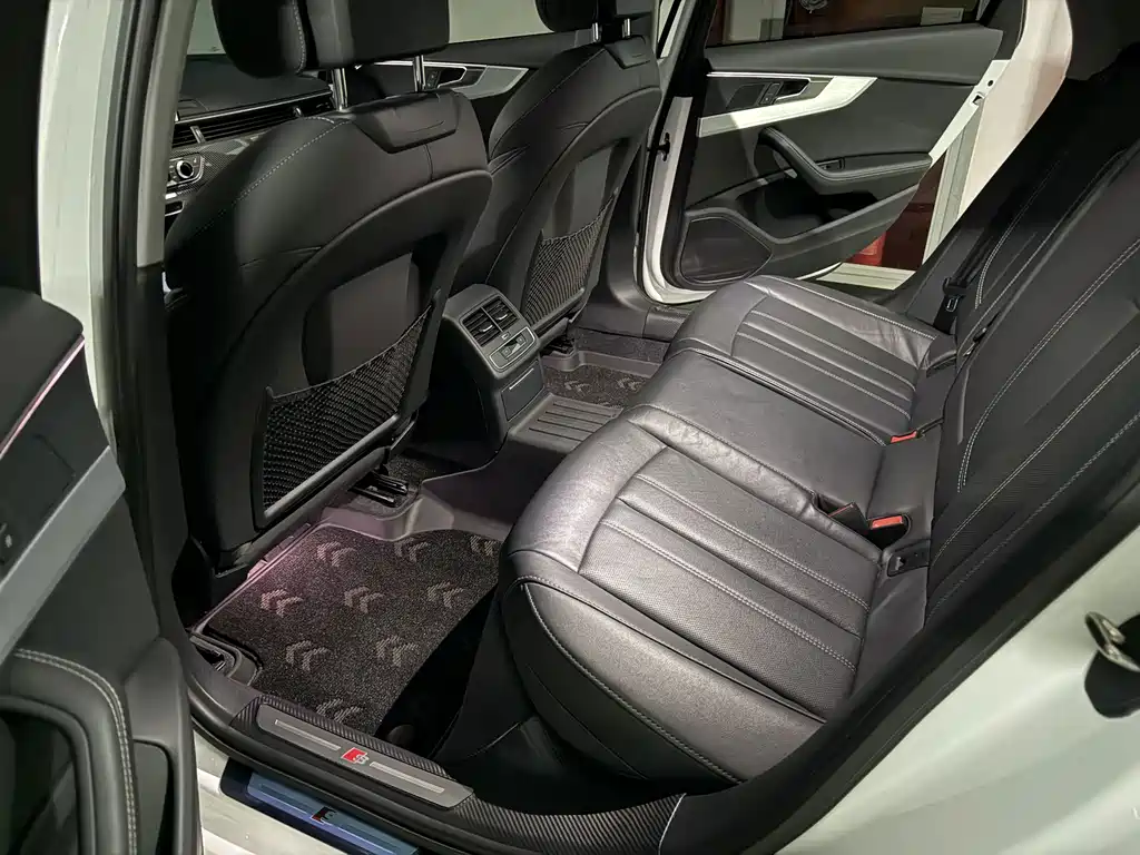Audi A4L — миниатюра 8