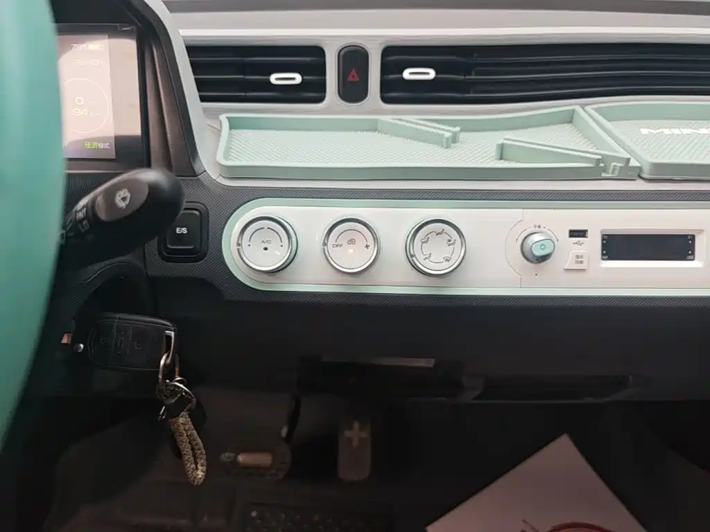 Wuling MINIEV — миниатюра 13