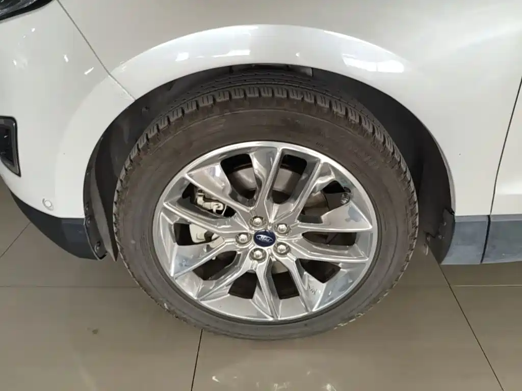 Ford Edge — миниатюра 23