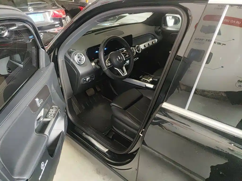 Mercedes-Benz GLB — миниатюра 4