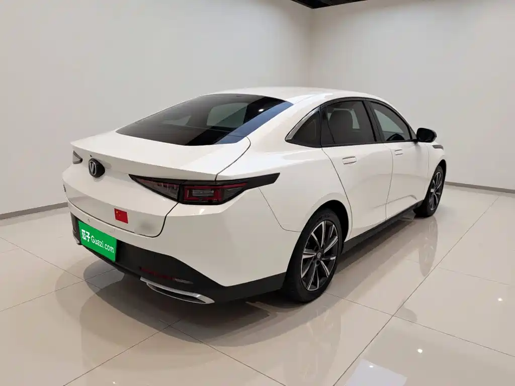 Changan Eado — миниатюра 6