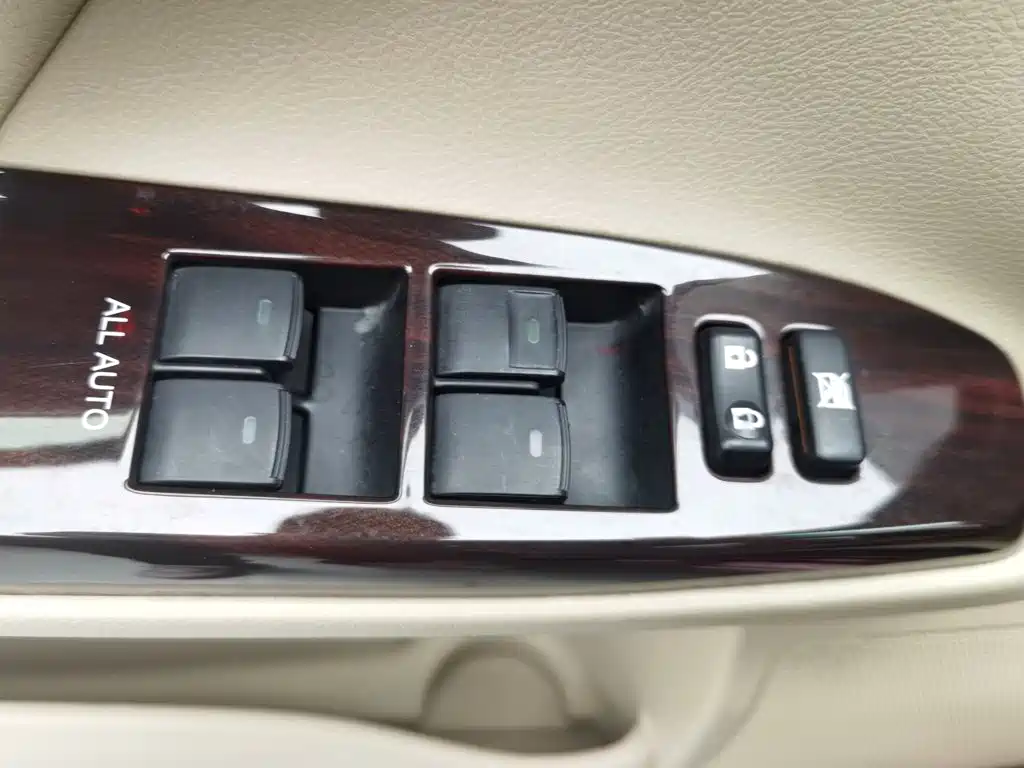 Toyota Reiz — миниатюра 9