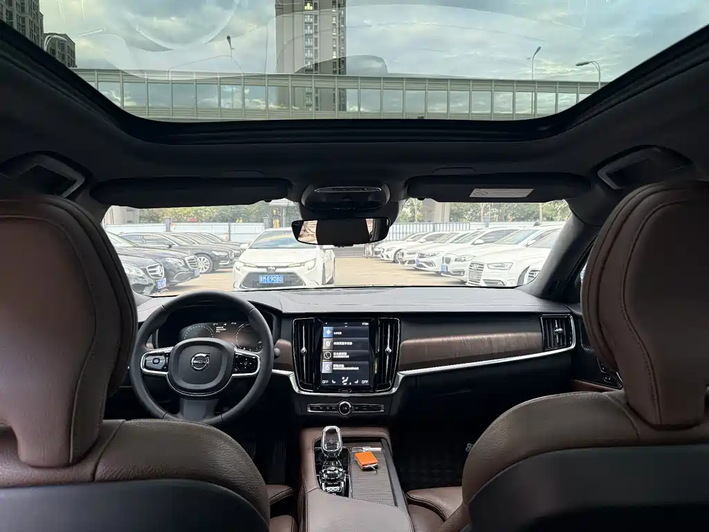 Volvo S90 — миниатюра 4
