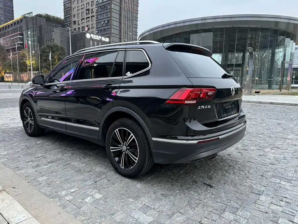 Volkswagen Tiguan L — миниатюра 7