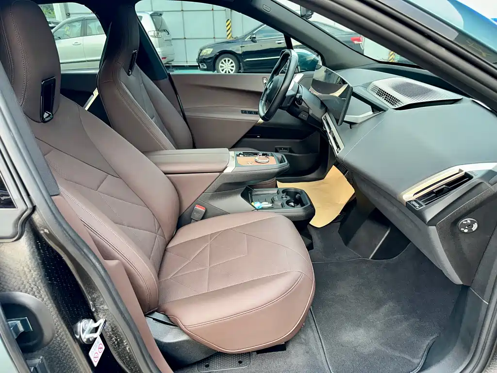 BMW iX — миниатюра 12