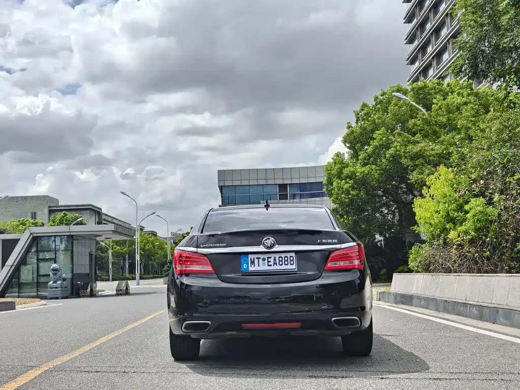 Buick LaCrosse — миниатюра 8
