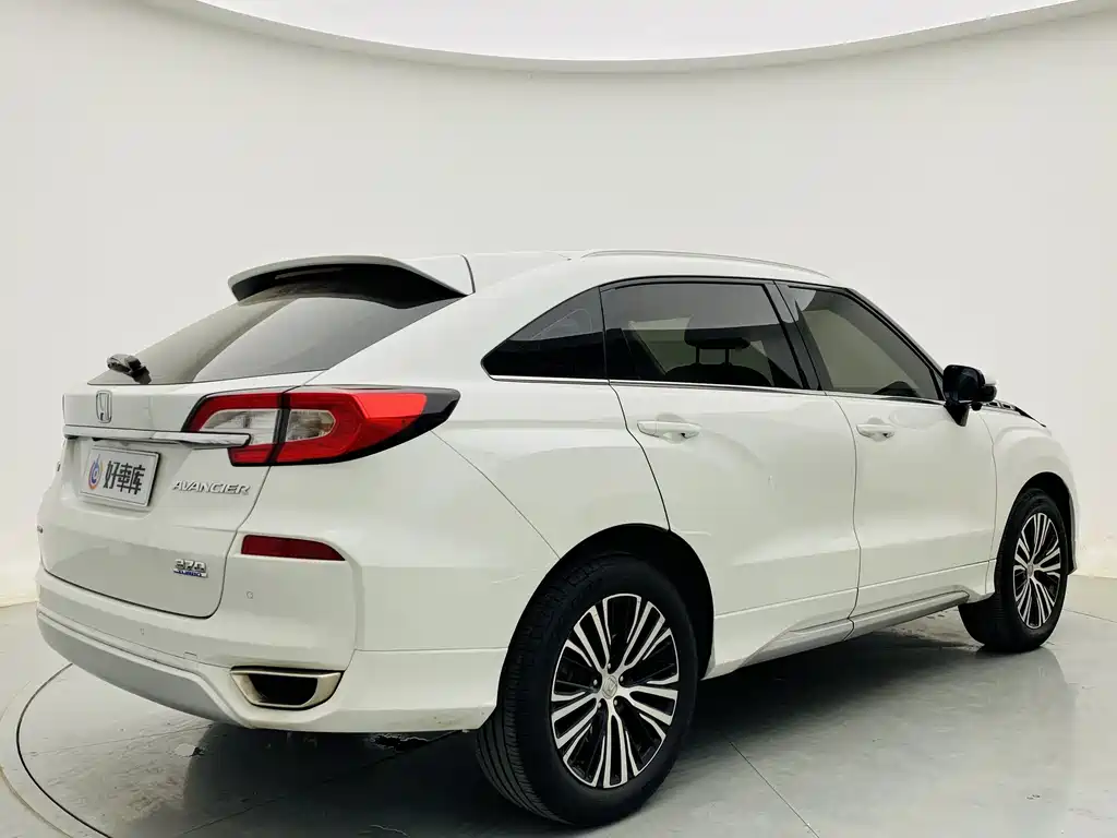 Honda Avancier 2017 370TURBO Premium