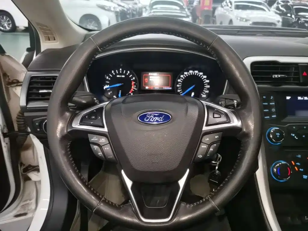 Ford Mondeo — миниатюра 11