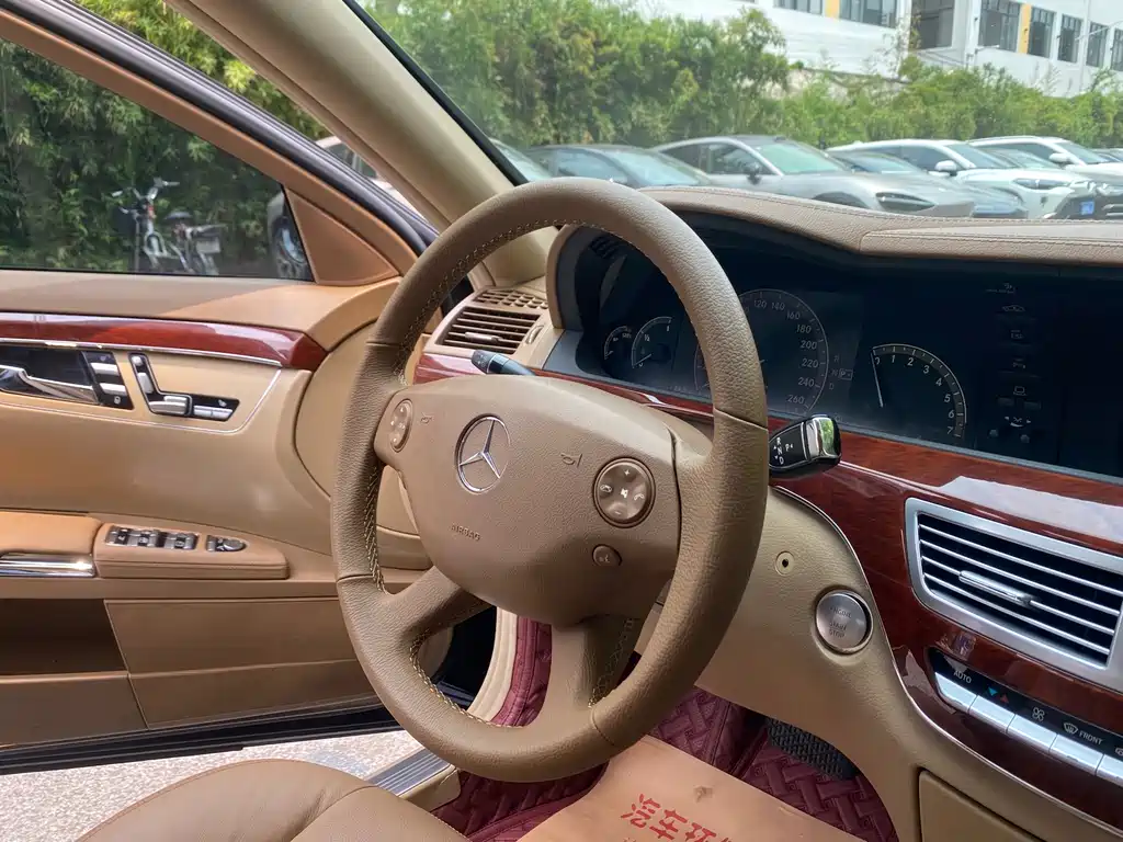 Mercedes-Benz S-Class — миниатюра 11