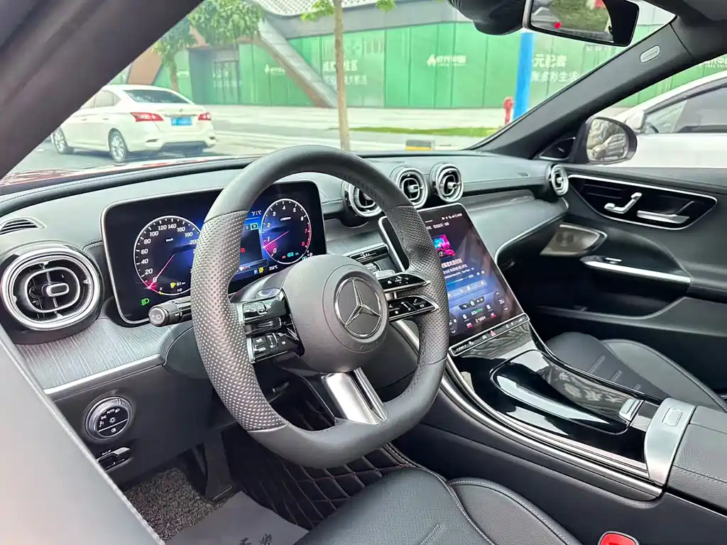 Mercedes-Benz C-Class — миниатюра 11