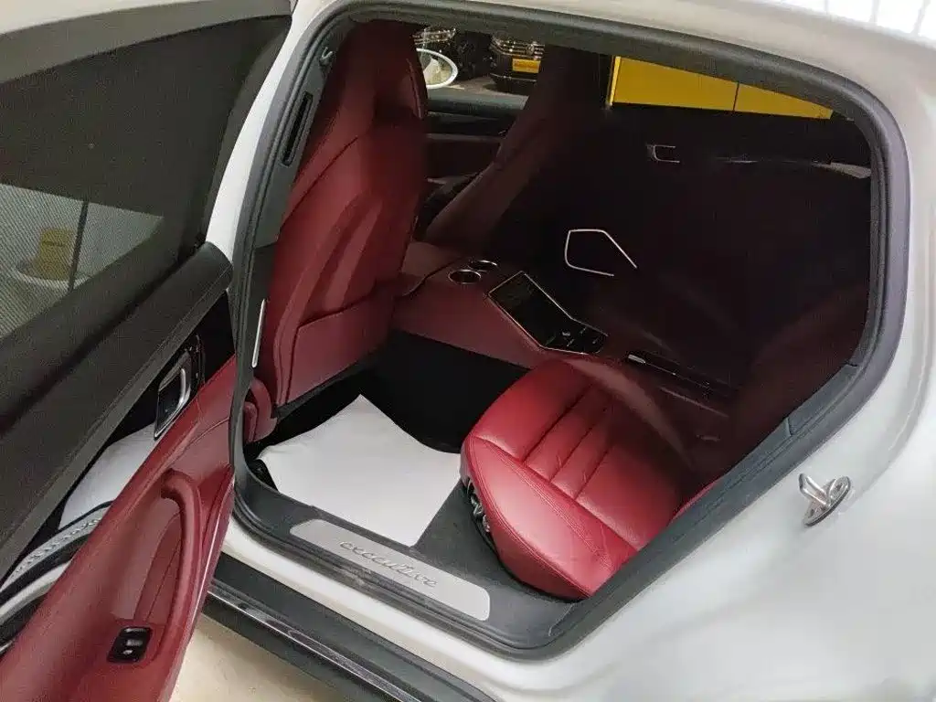 Porsche Panamera — миниатюра 7