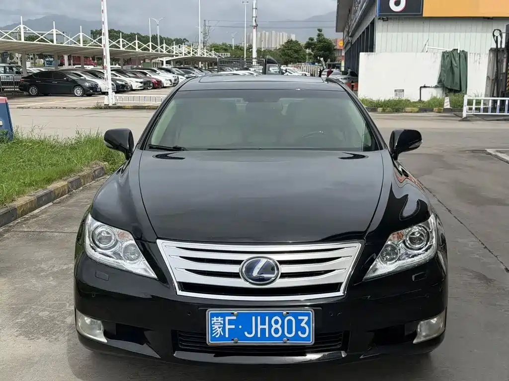 Lexus LS — миниатюра 2