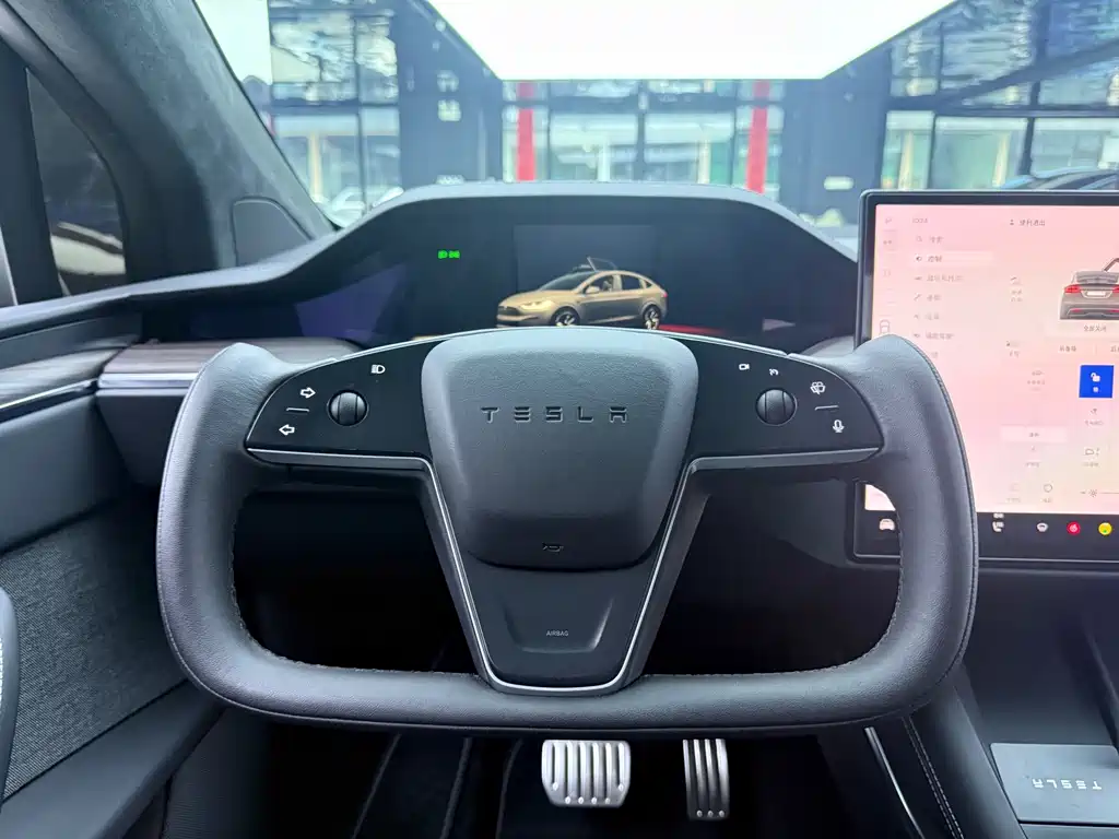 Tesla Model X — миниатюра 8