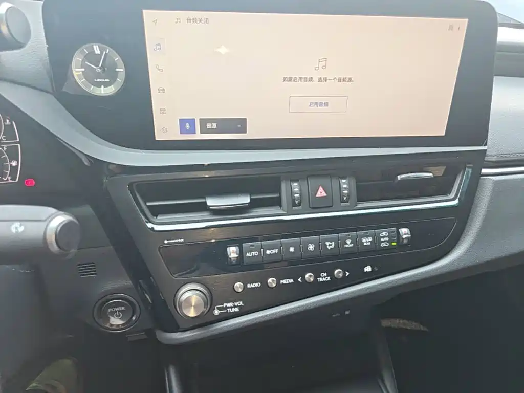 Lexus ES — миниатюра 13