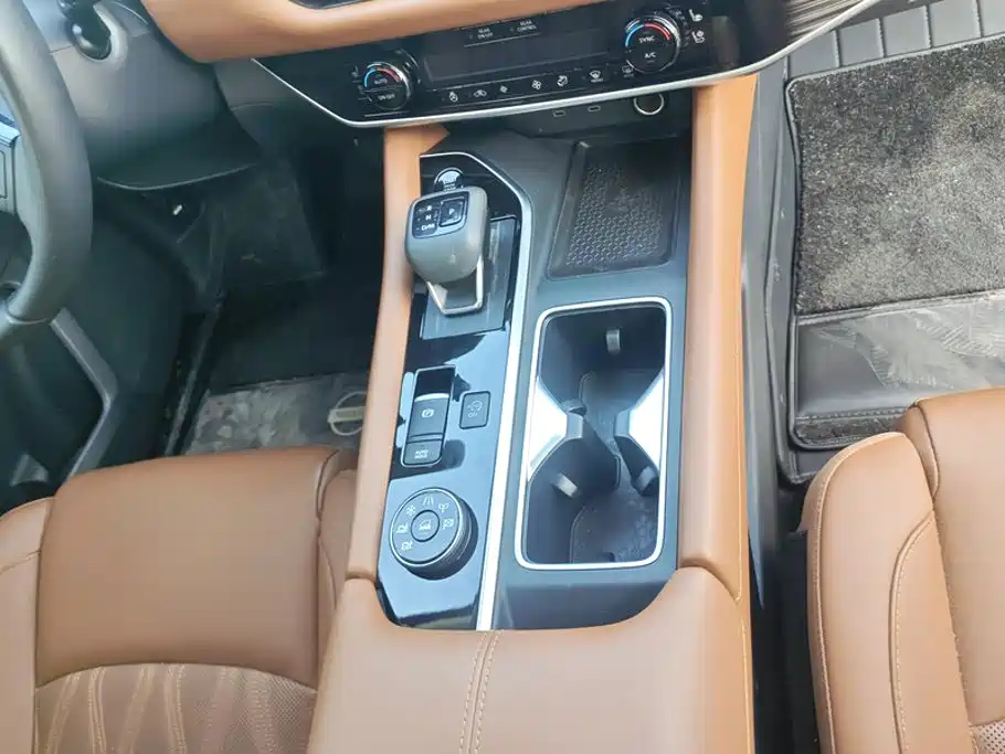 Nissan Teramont — миниатюра 16
